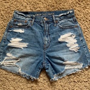 American Eagle 90’s Boyfriend Shorts- (super soft material) Size 0